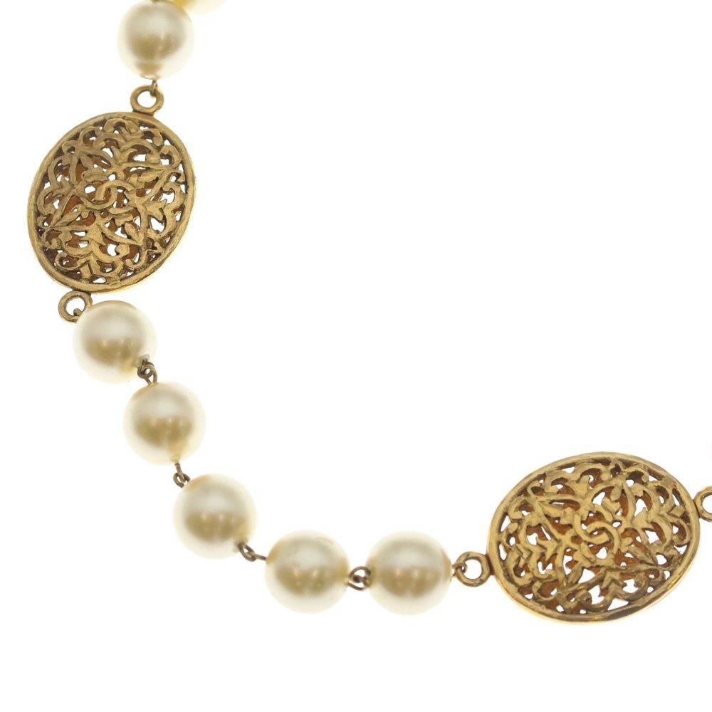 Chanel Pearl Necklace 26 Ivory Gold