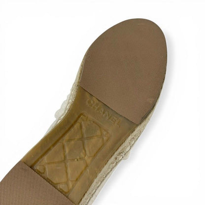 Chanel Flat Shoes Fabric Leather Ivory Black CC Logo Espadrille Chain — view 8