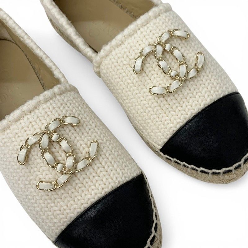 Chanel Flat Shoes Fabric Leather Ivory Black CC Logo Espadrille Chain — view 9