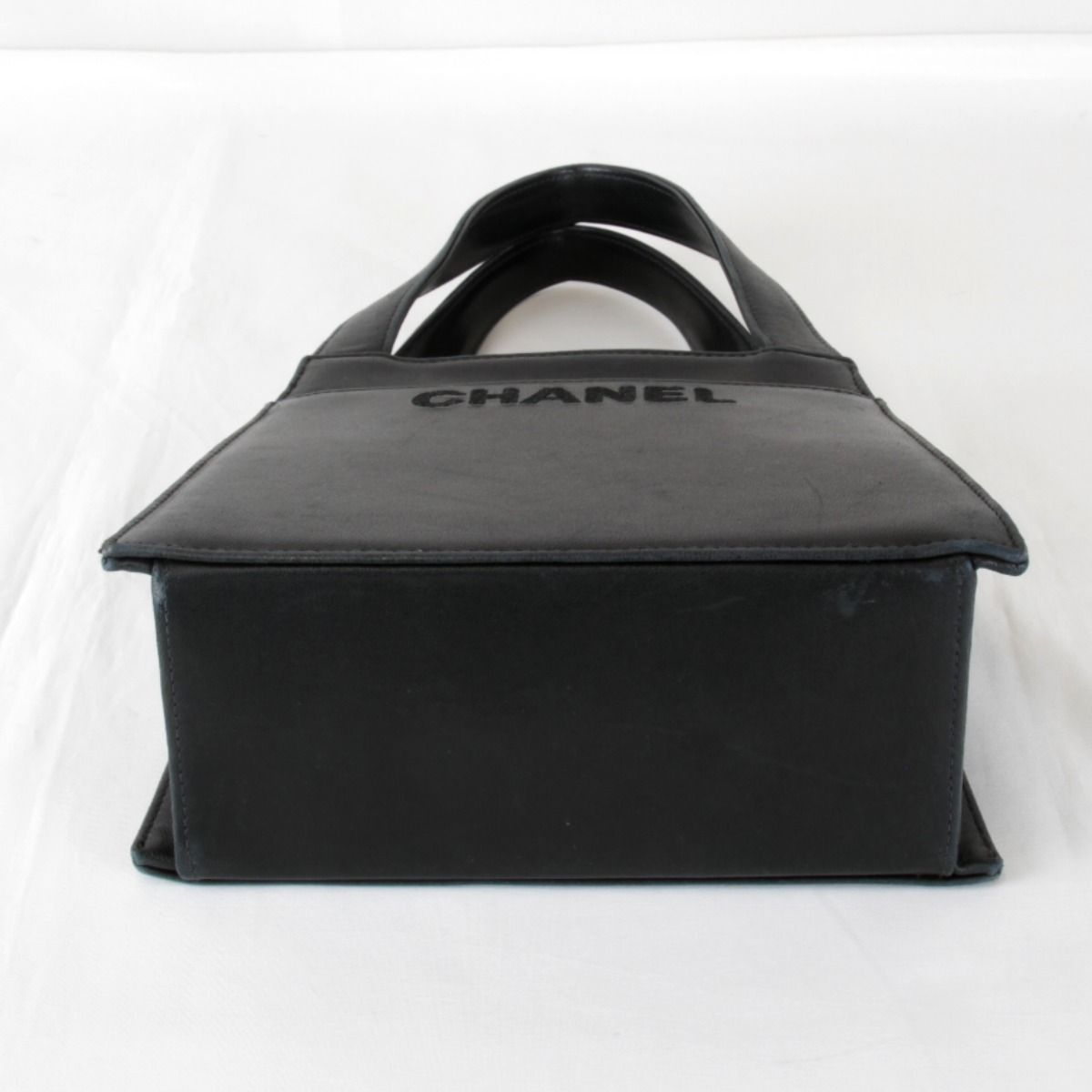 Chanel Price Logo Lambskin Gold Handbag Leather Black — view 5