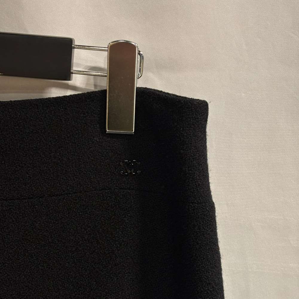 Chanel Skirt CC Logo Knee Length Black 38 — view 3