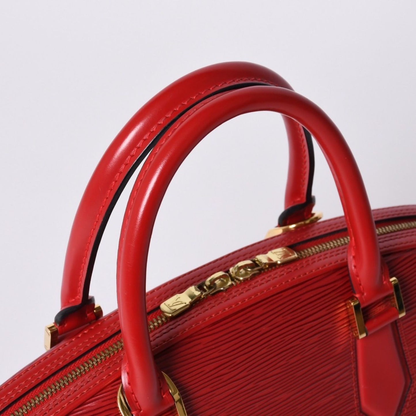 Louis Vuitton Epi Jasmine Handbag Red Gold — view 4