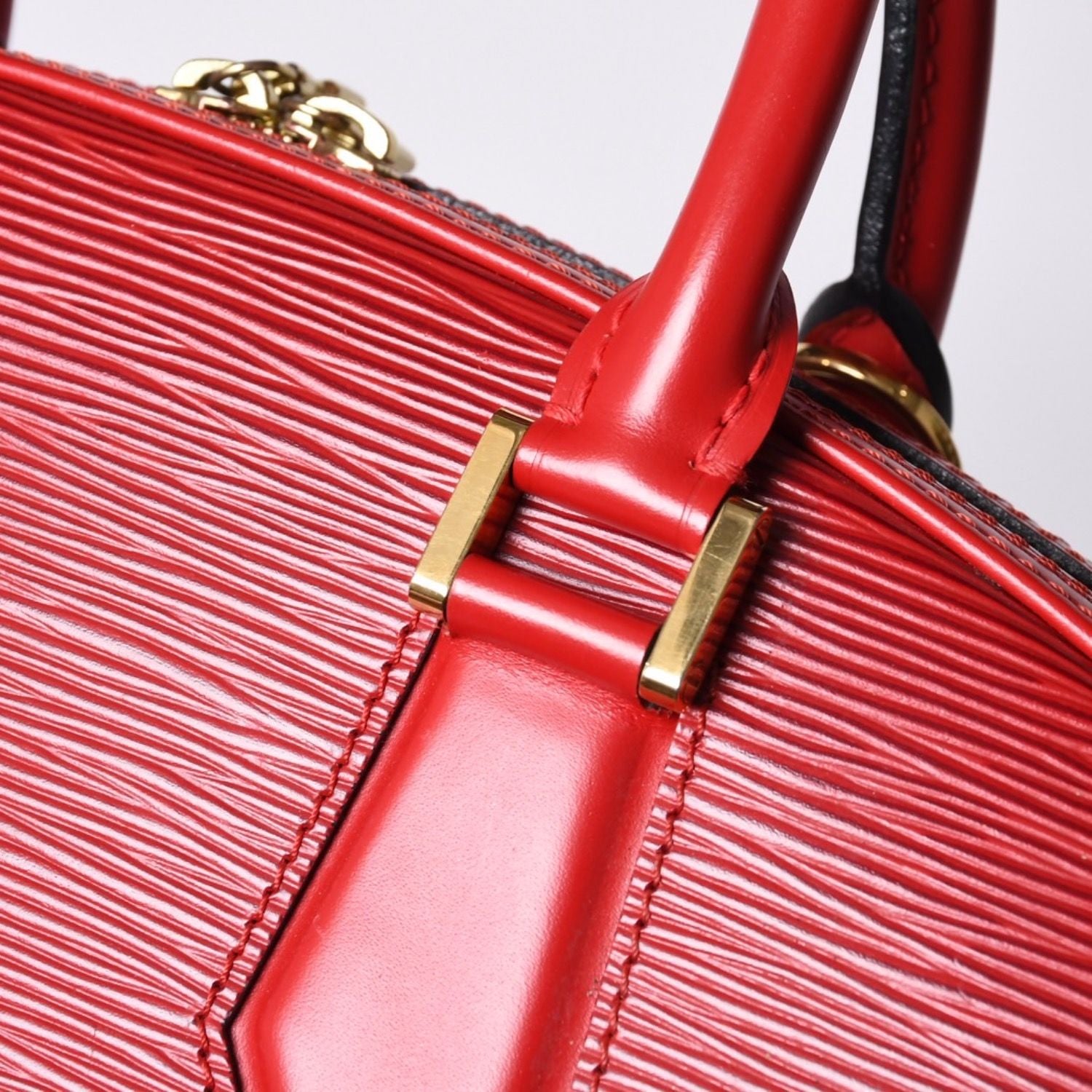 Louis Vuitton Epi Jasmine Handbag Red Gold — view 6