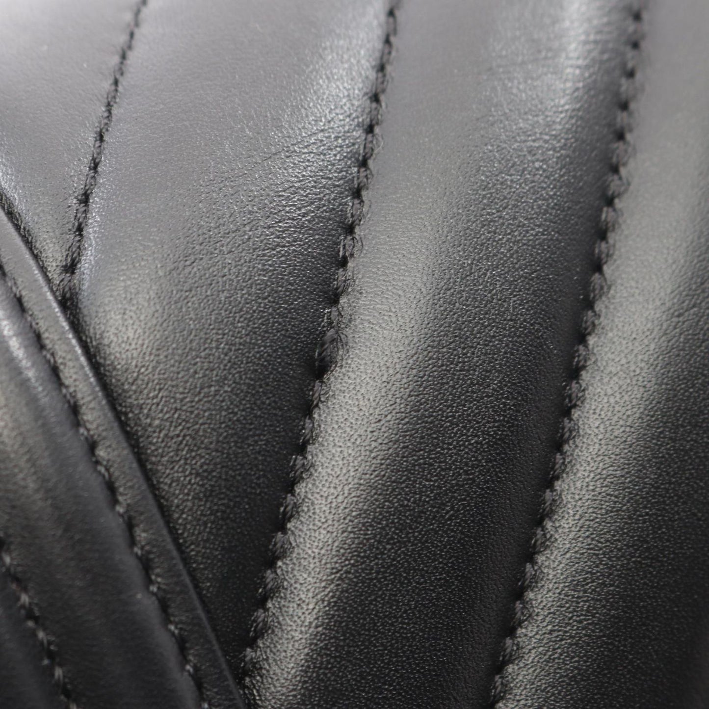 Chanel Shoulder Bag Small Blanc Stitch Black Lambskin Chain — view 8