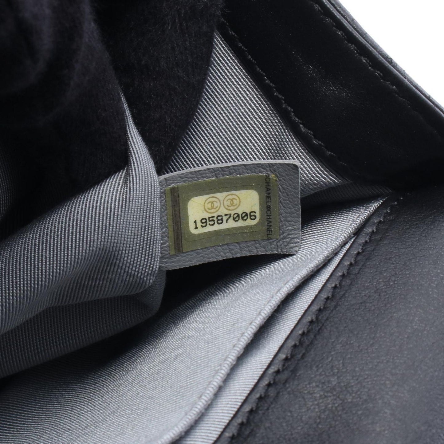Chanel Shoulder Bag Black Leather Chain — view 5