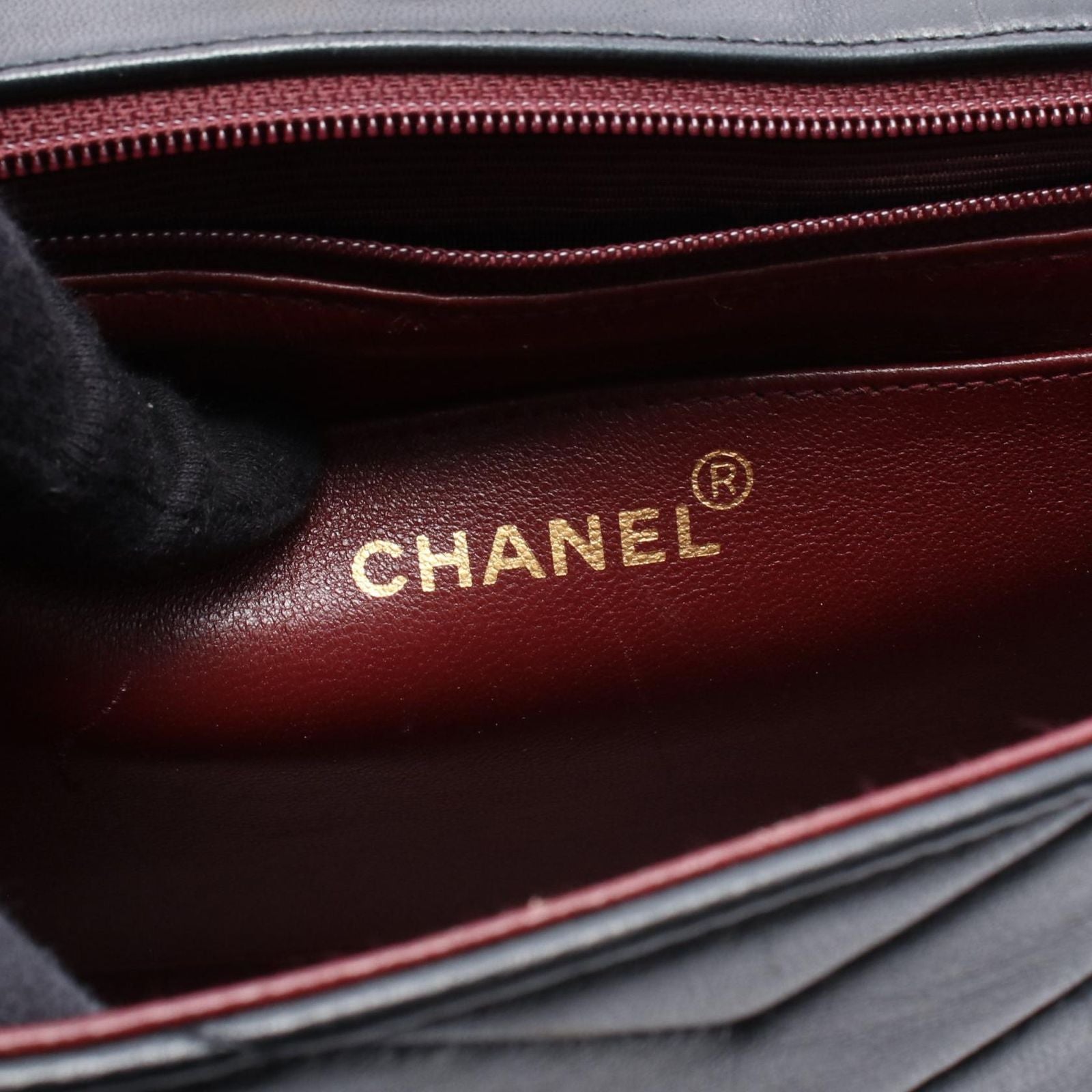 Chanel Shoulder Bag Blanc Stitch Black Lambskin — view 4