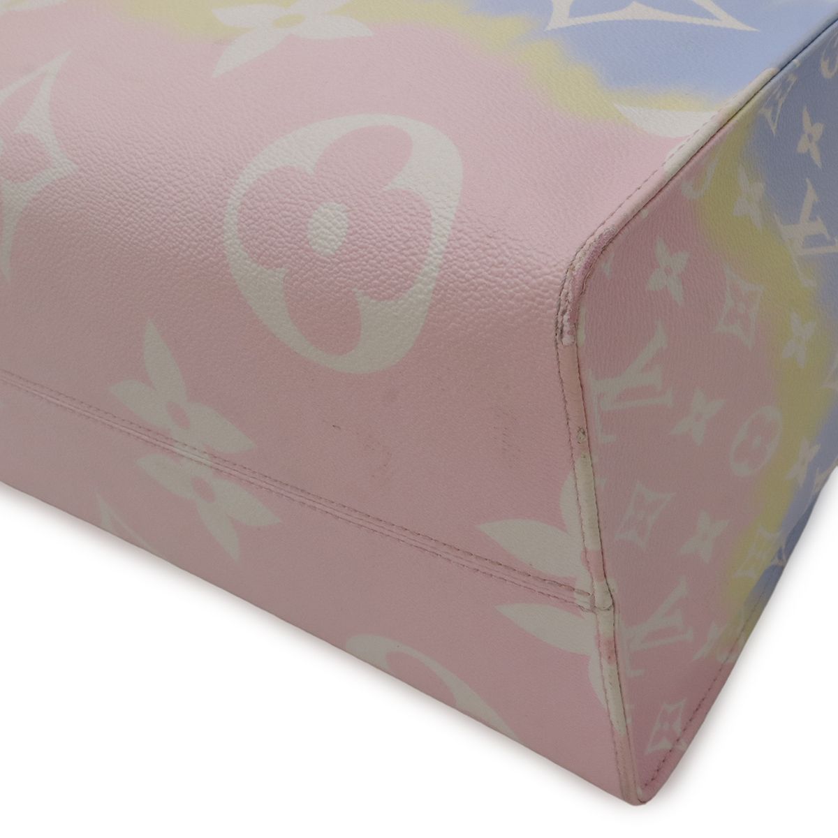 Louis Vuitton LV Escale On The Go GM Tote 2-Way Shoulder Bag Pastel — view 3