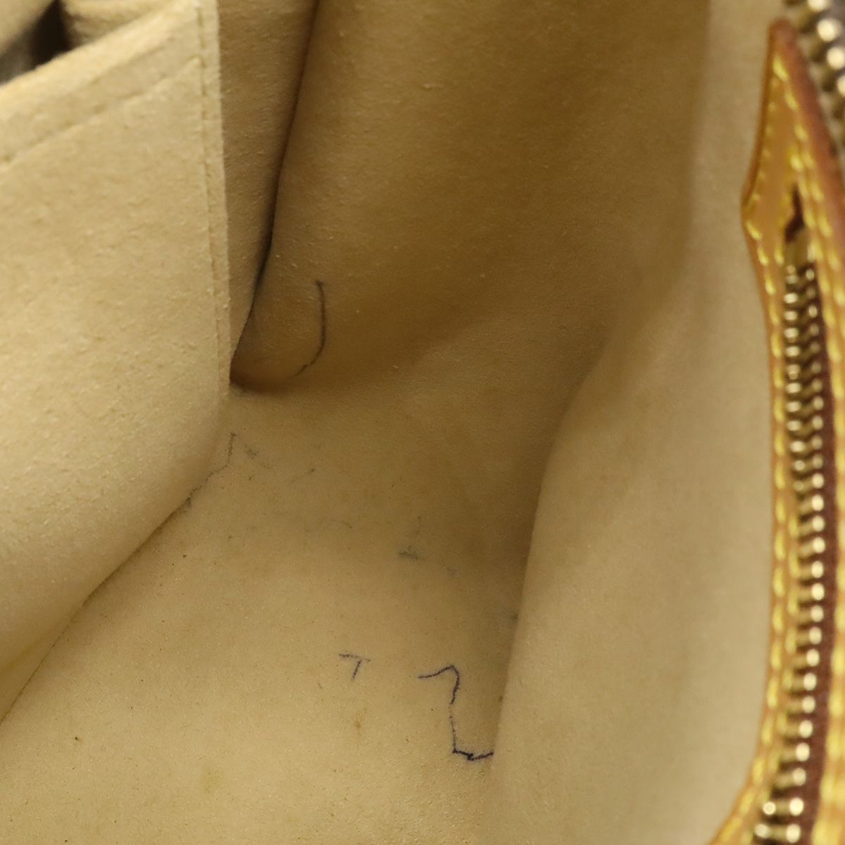 Louis Vuitton Monogram Looping MM Shoulder Bag — view 8
