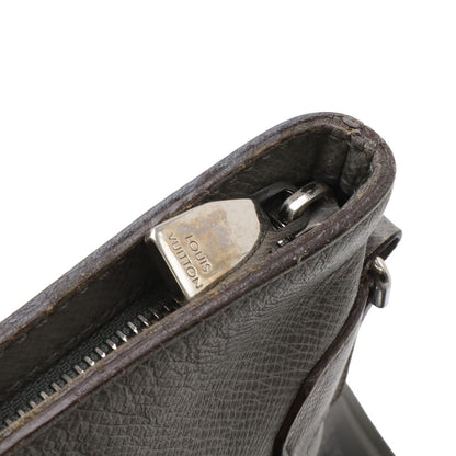 Louis Vuitton Taiga Sasha Shoulder Bag Crossbody Calf Leather Glacier Gray — view 4
