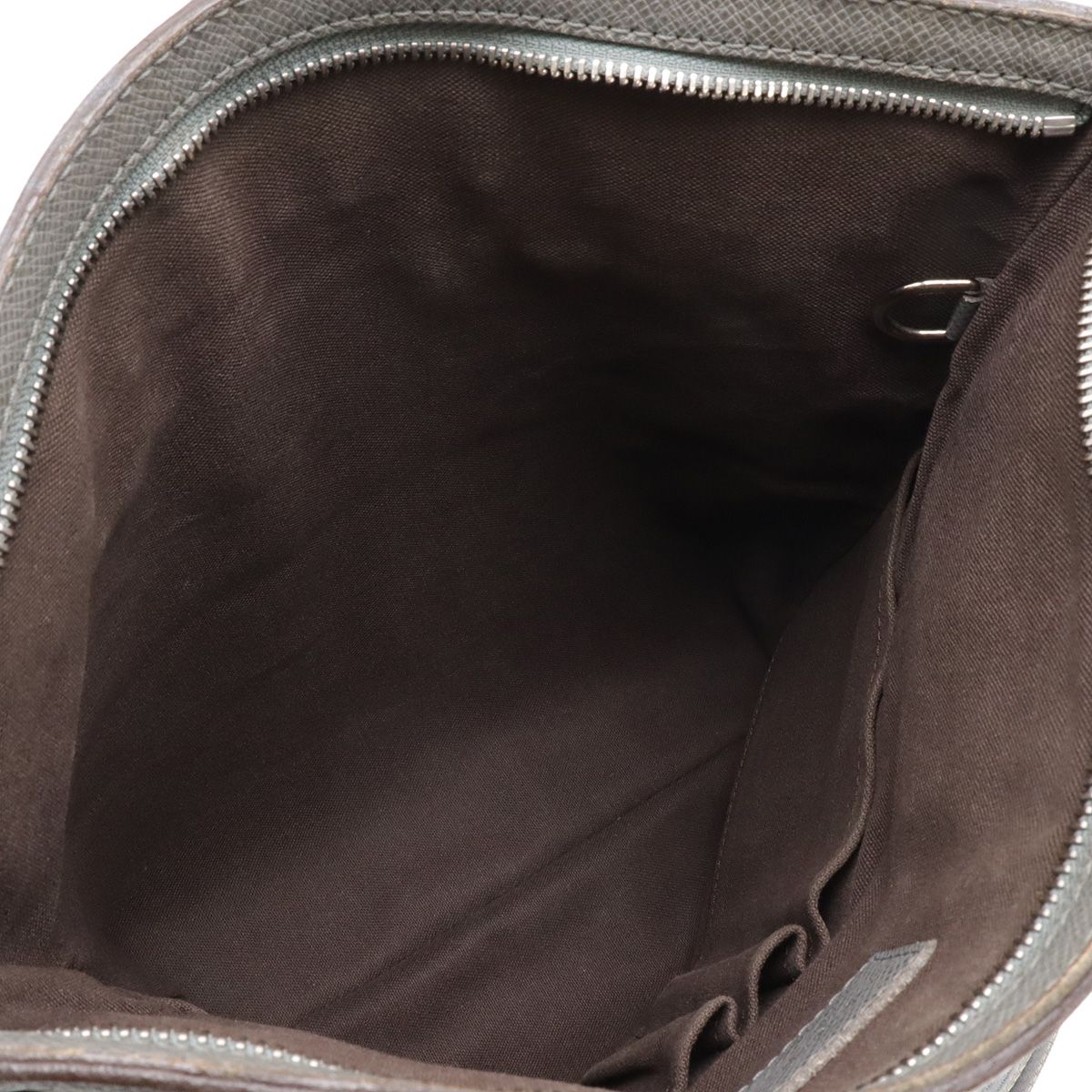 Louis Vuitton Taiga Sasha Shoulder Bag Crossbody Calf Leather Glacier Gray — view 7