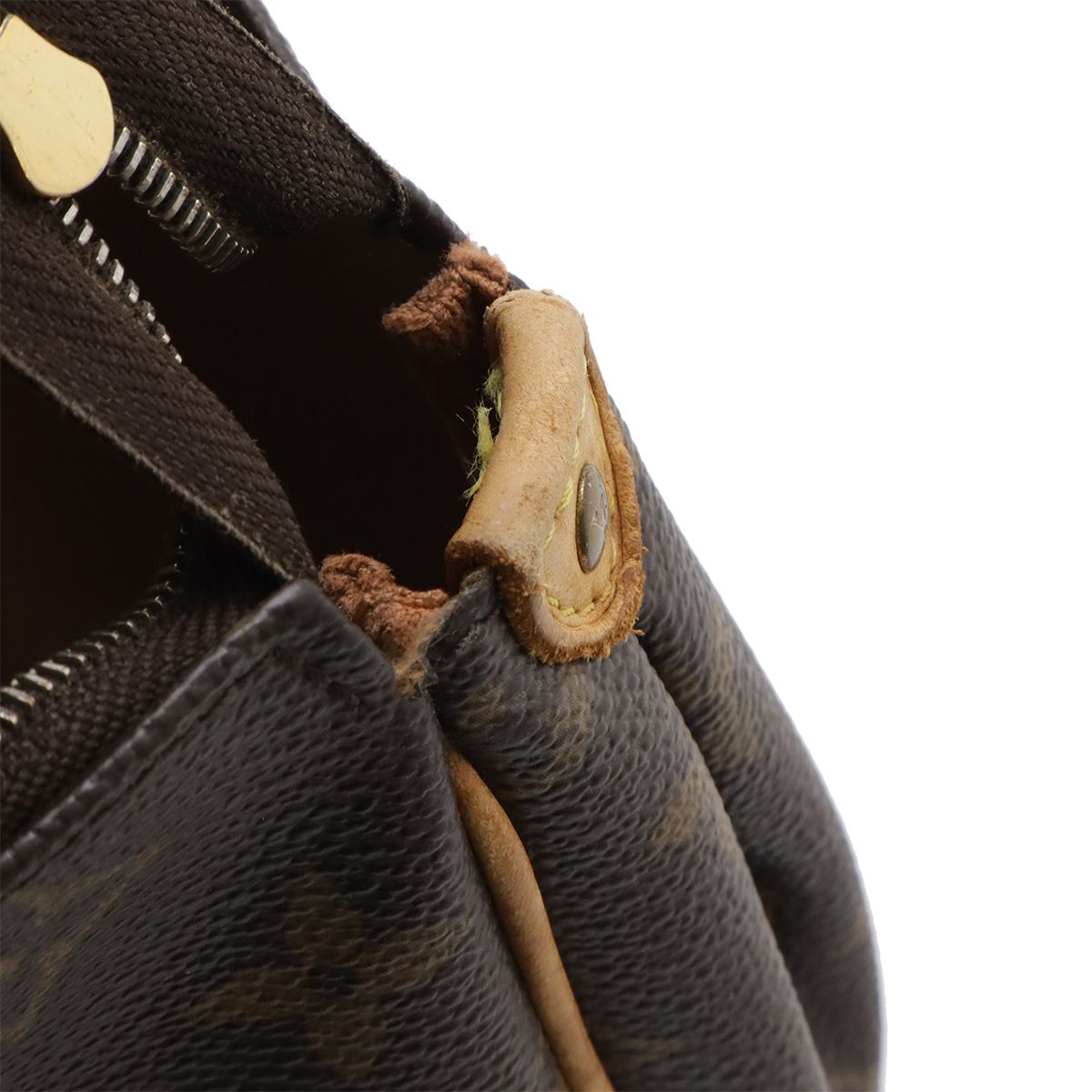 Louis Vuitton Monogram Pouch Party Chain 2-Way Shoulder Bag — view 6