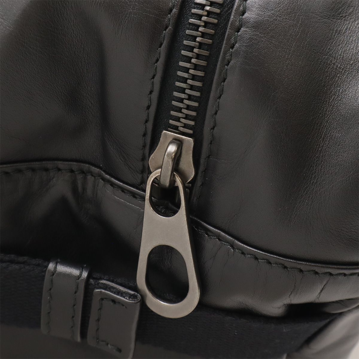 Bottega Veneta Intrecciato Belt Bag Leather Black — view 4