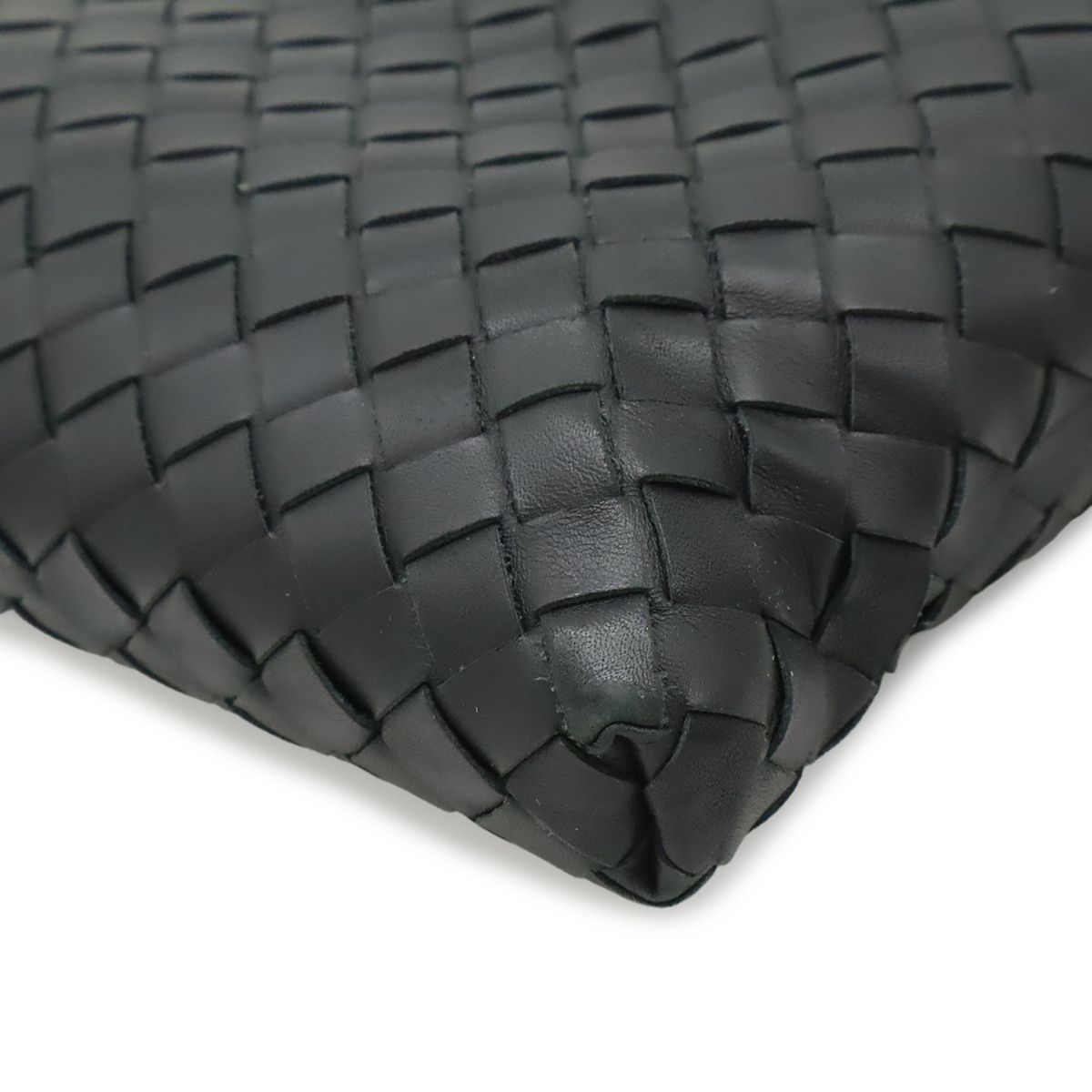 Bottega Veneta Intrecciato Shoulder Bag Crossbody Leather Black — view 3