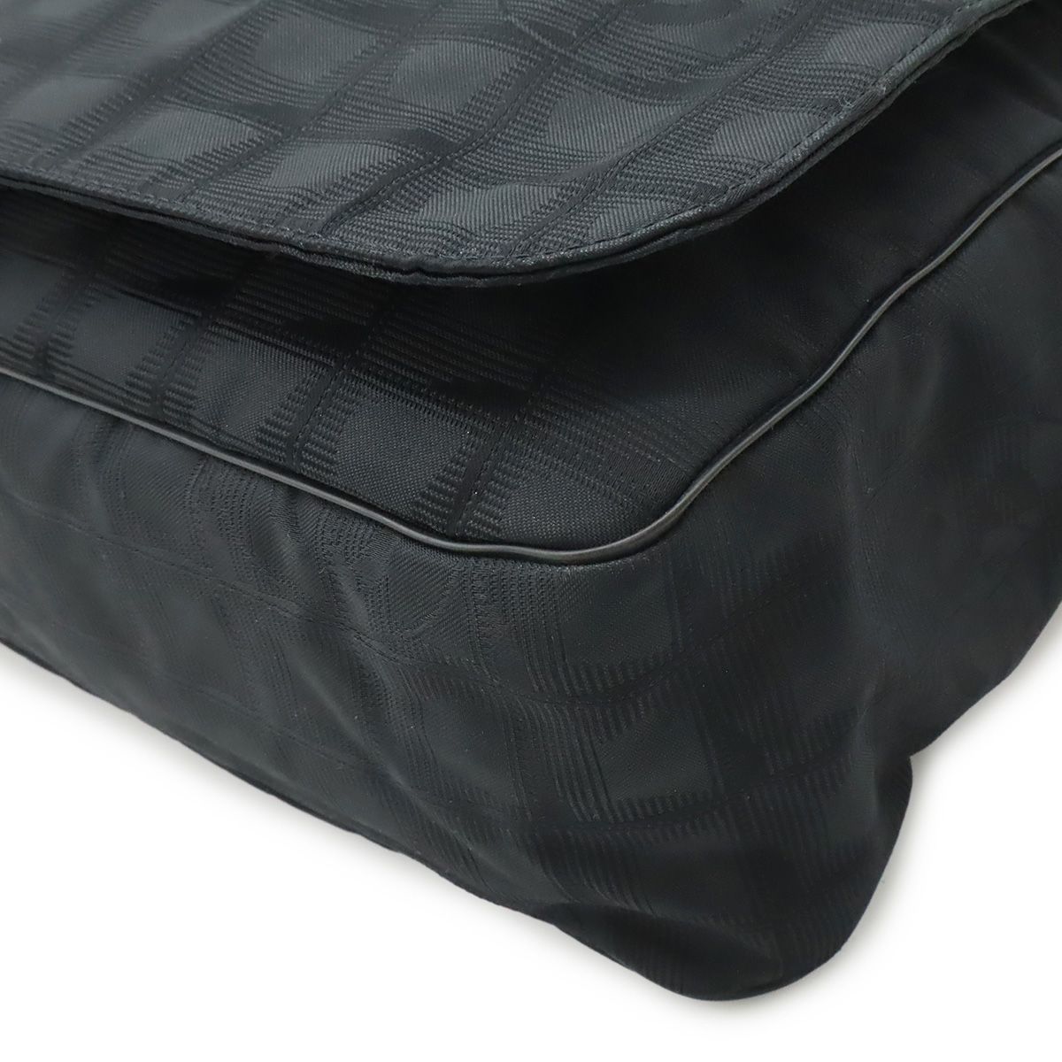 Chanel New Travel Line Messenger Bag Crossbody Nylon Jacquard Black Gold — view 3