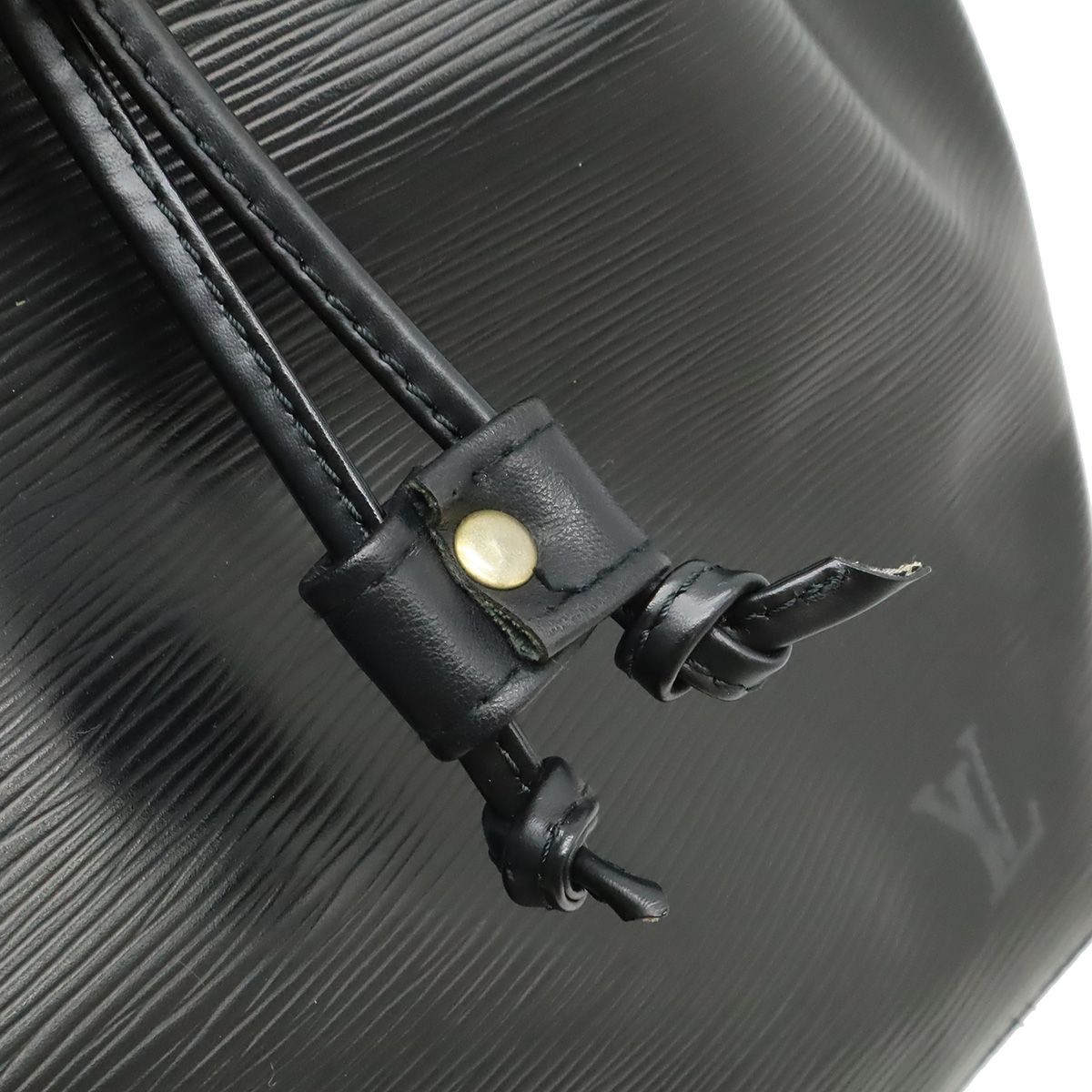 Louis Vuitton Epi Petit Noir Shoulder Bag Drawstring Black — view 8