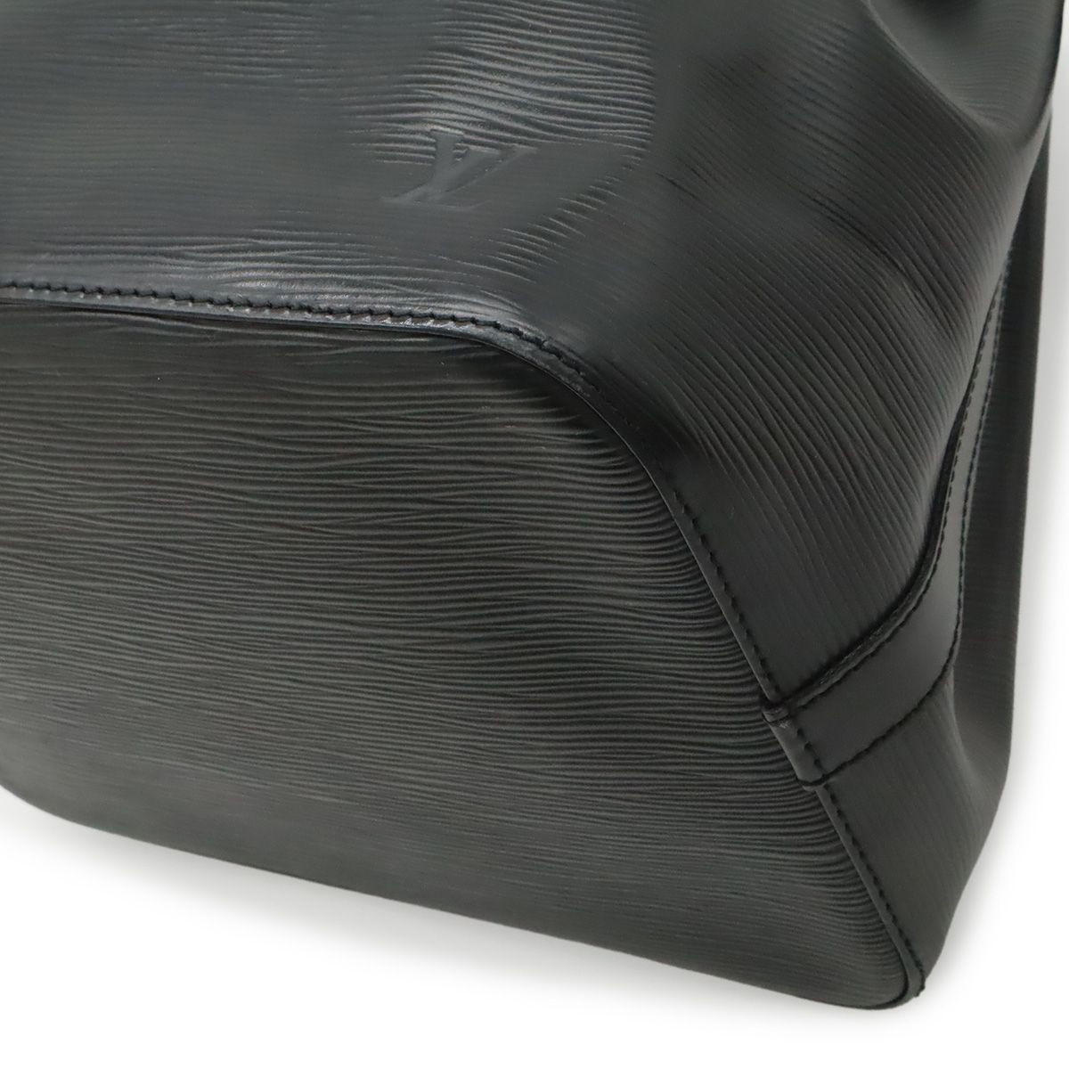 Louis Vuitton Epi Petit Noir Shoulder Bag Drawstring Black — view 3