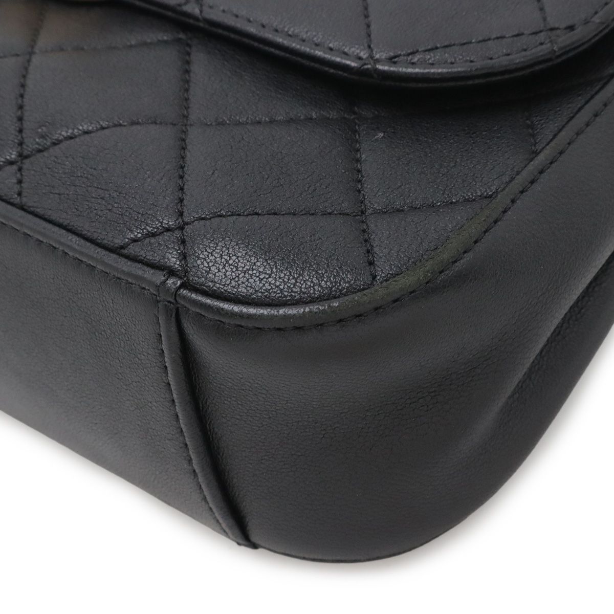 Chanel 19 Quilted Top Handle 2-Way Chain Shoulder Bag Leather Black — view 3
