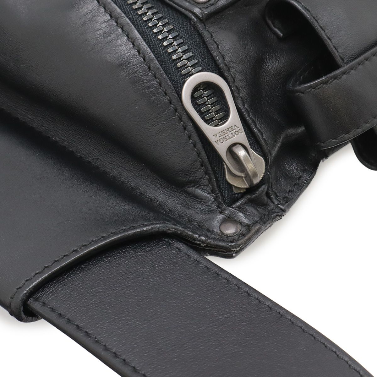 Bottega Veneta Intrecciato Waist Bag Leather Black — view 3