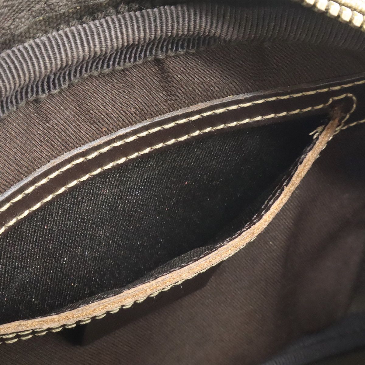 Gucci GG Plus Supreme Shoulder Bag Crossbody Pochette Leather Khaki Beige Dark — view 6