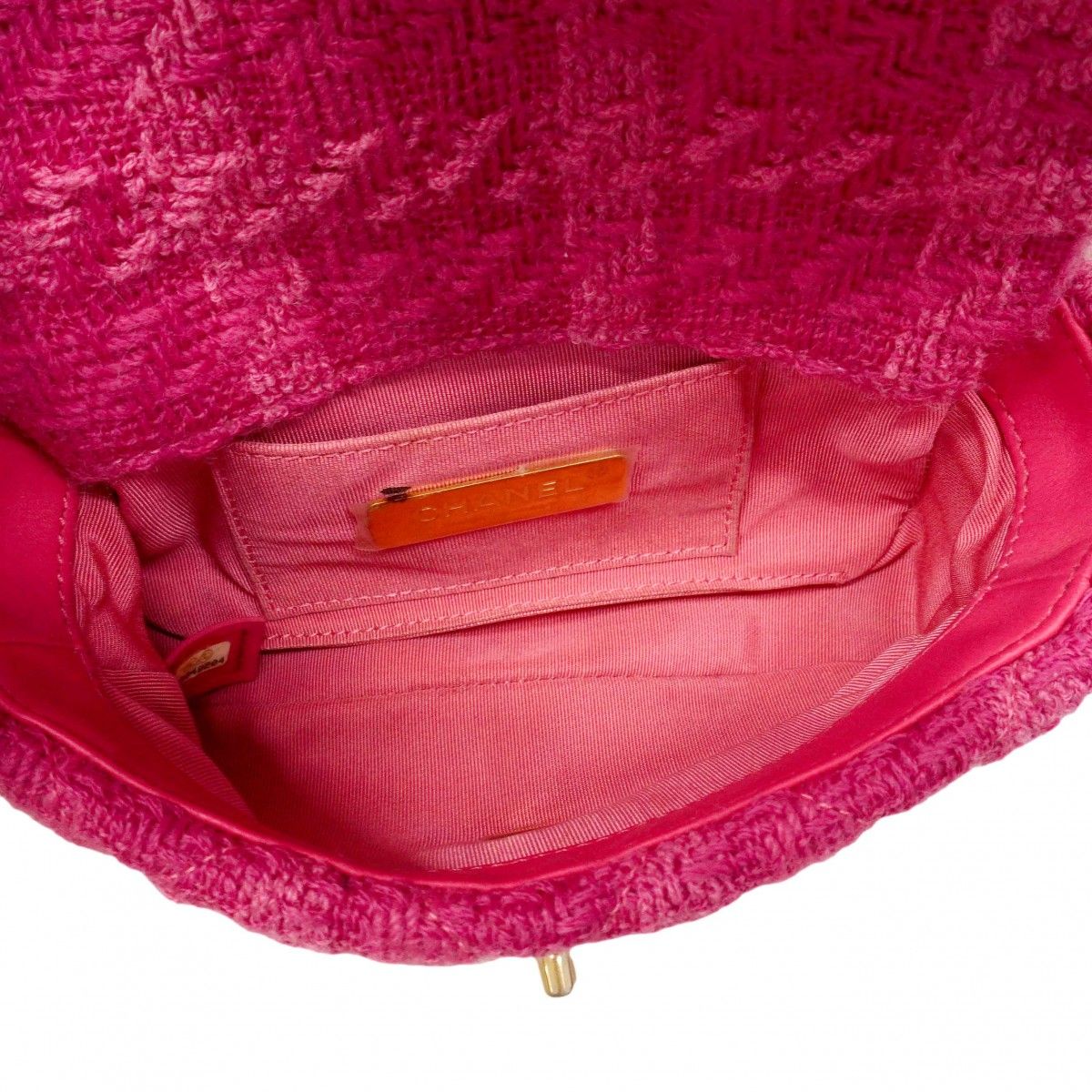 Chanel Shoulder Bag 19 Tweed Pink Gold Silver — view 4