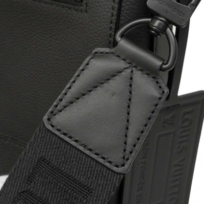 Louis Vuitton Shoulder Bag LV Aerogram Takeoff Messenger Noir — view 7