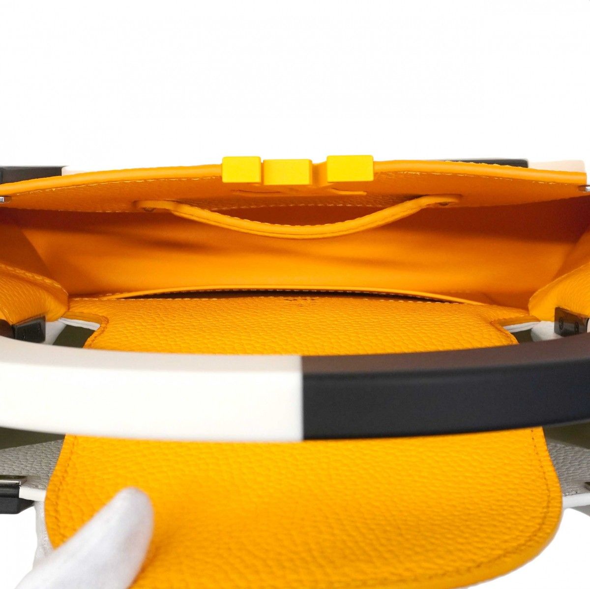 Louis Vuitton Handbag Taurillon Capucines MM Yellow Daniel Buren — view 4
