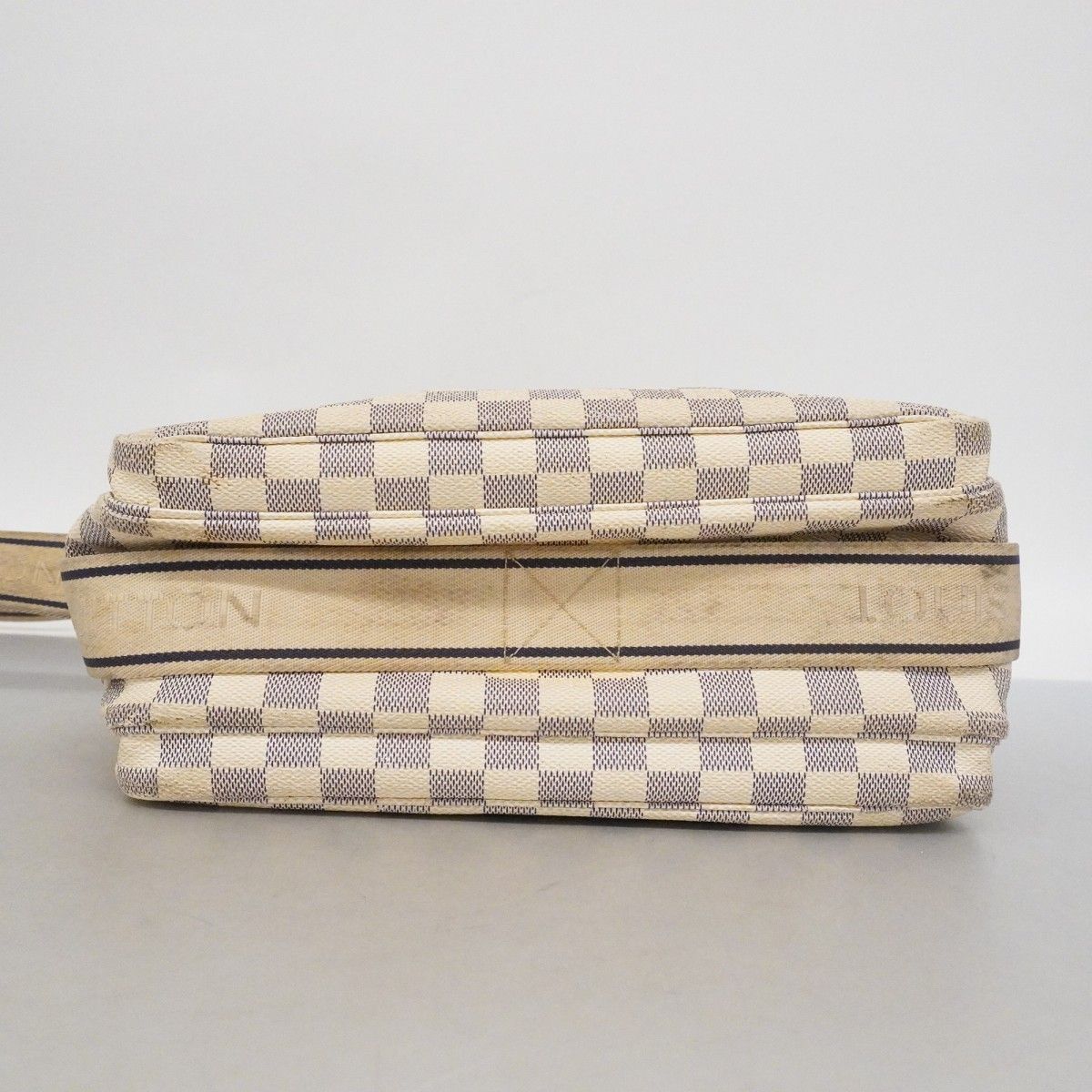 Louis Vuitton Shoulder Bag Damier Azur Naviglio White — view 3