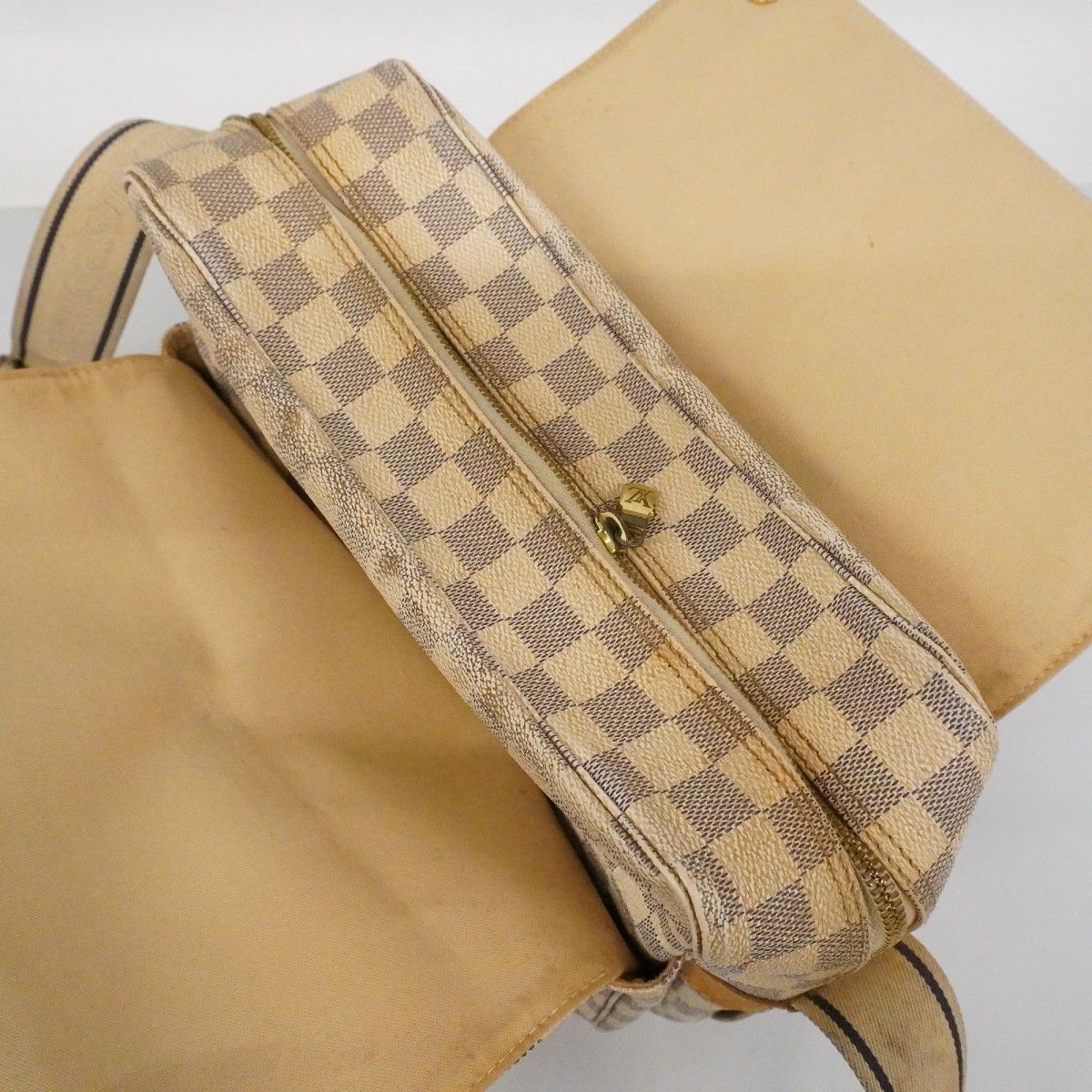 Louis Vuitton Shoulder Bag Damier Azur Naviglio White — view 9