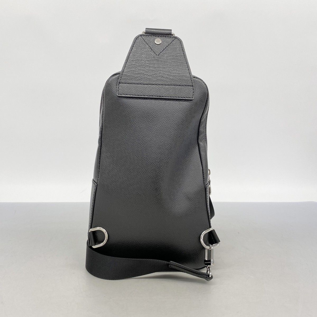 Louis Vuitton Belt Bag Taiga Avenue Noir — view 9