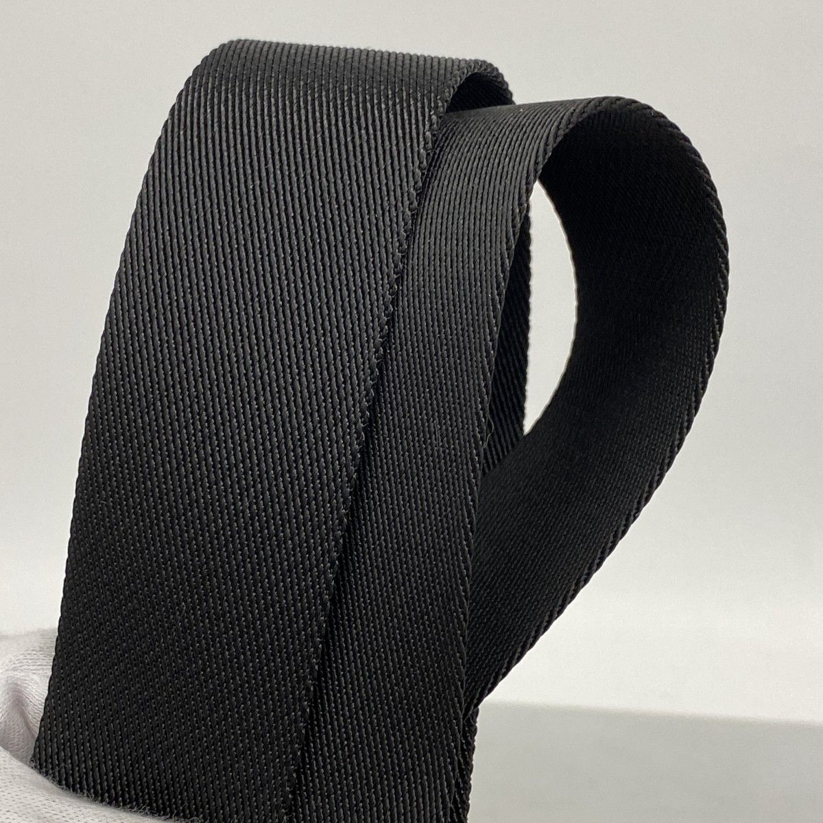 Louis Vuitton Belt Bag Taiga Avenue Noir — view 8