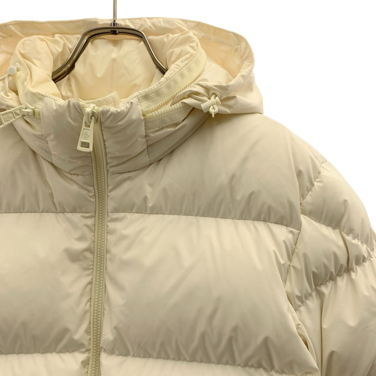 Moncler Akishima Giubbotto Down Jacket 0 White — view 2