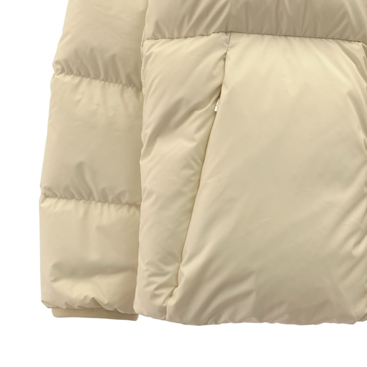Moncler Akishima Giubbotto Down Jacket 0 White — view 3