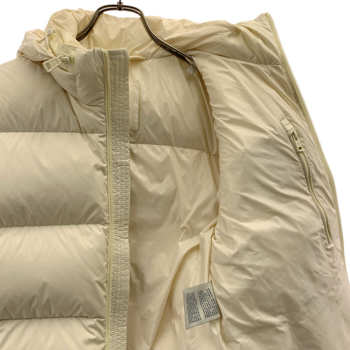 Moncler Akishima Giubbotto Down Jacket 0 White — view 4