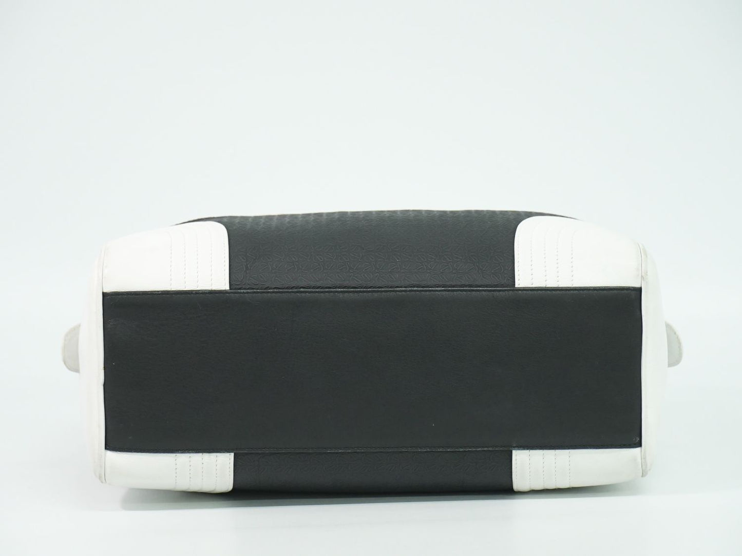 Loewe Repeat Anagram Handbag Leather Black Bag — view 3