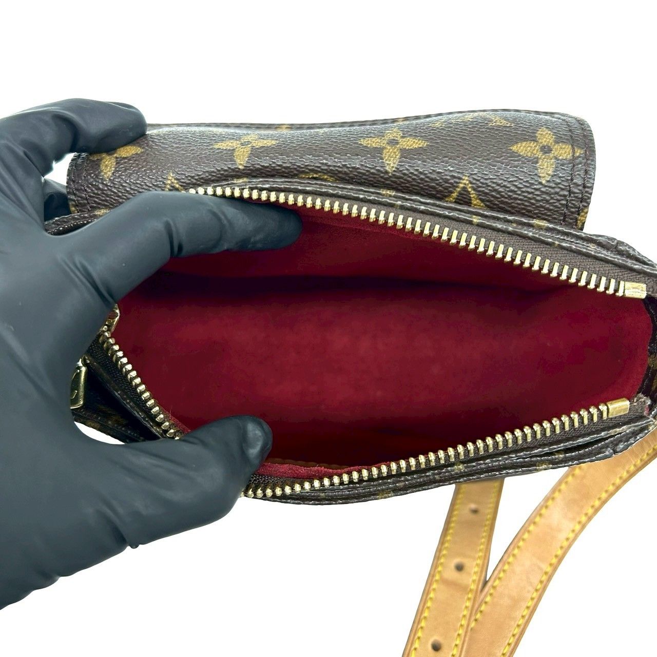 Louis Vuitton Vintage Viva Cite PM Monogram Leather Shoulder Bag Pochette Brown — view 9