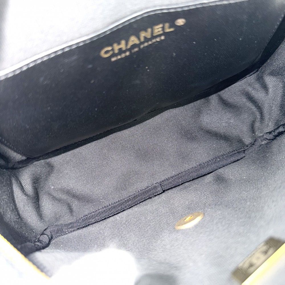 Chanel Shoulder Bag CC Logo Double Chain Turnlock Bag Crossbody Tweed Wool — view 4