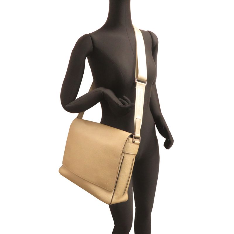 Louis Vuitton Shoulder Bag — view 8