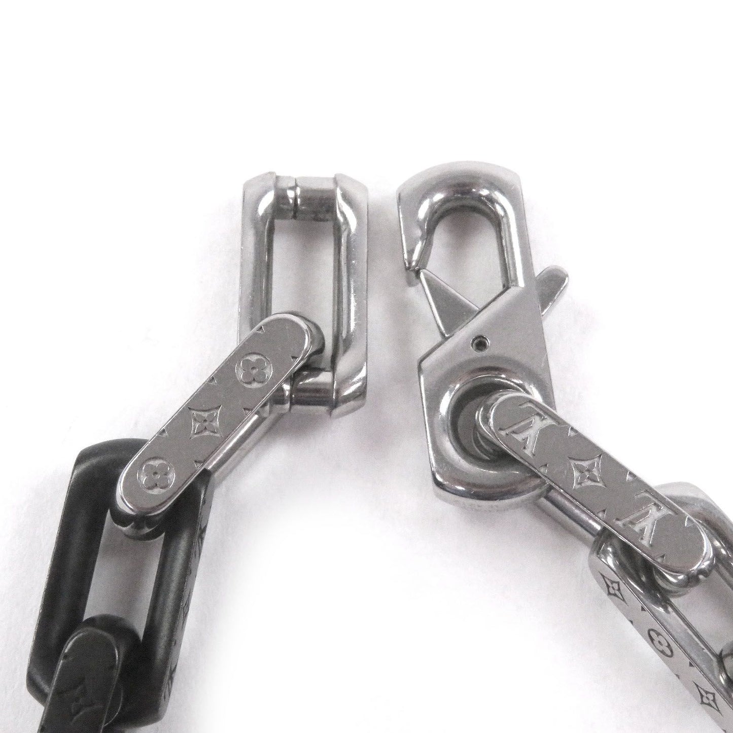 Louis Vuitton 2022 155100 Necklace — view 5
