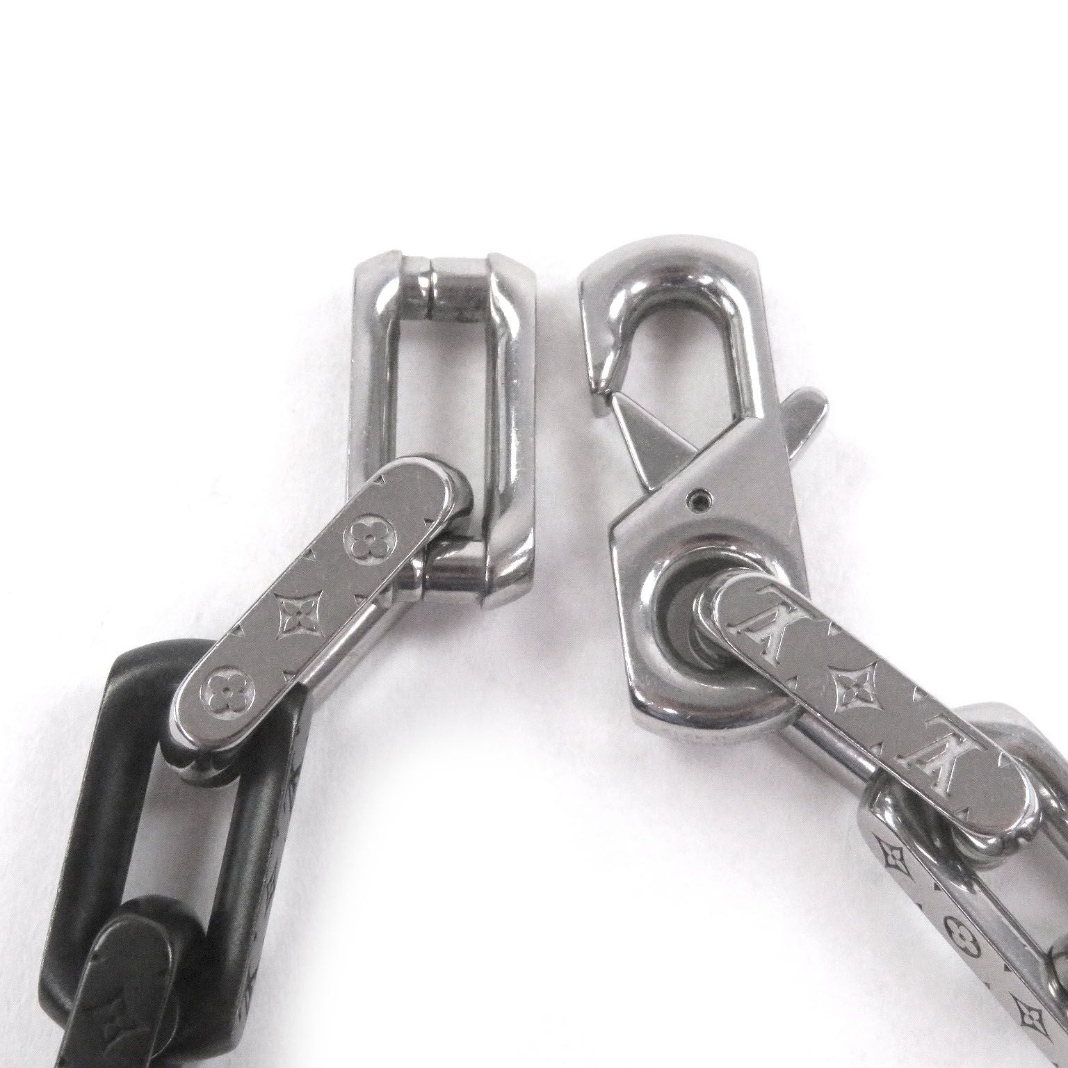 Louis Vuitton 2022 155100 Necklace — view 5