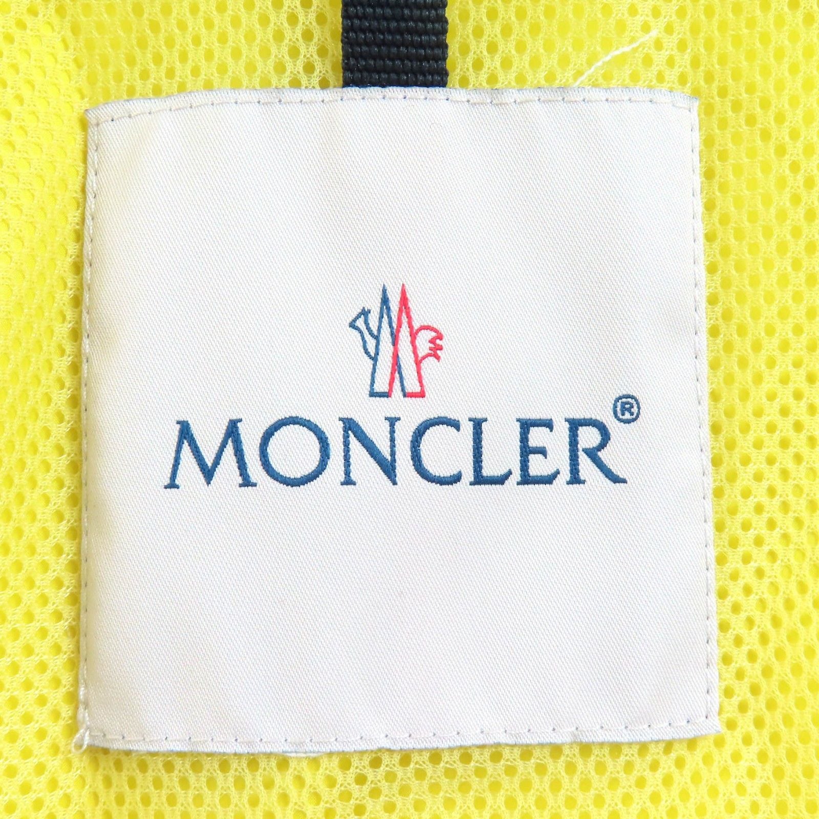 Moncler Sete Gilet Logo Patch Hoodie Nylon Vest Lightweight Yellow — view 8