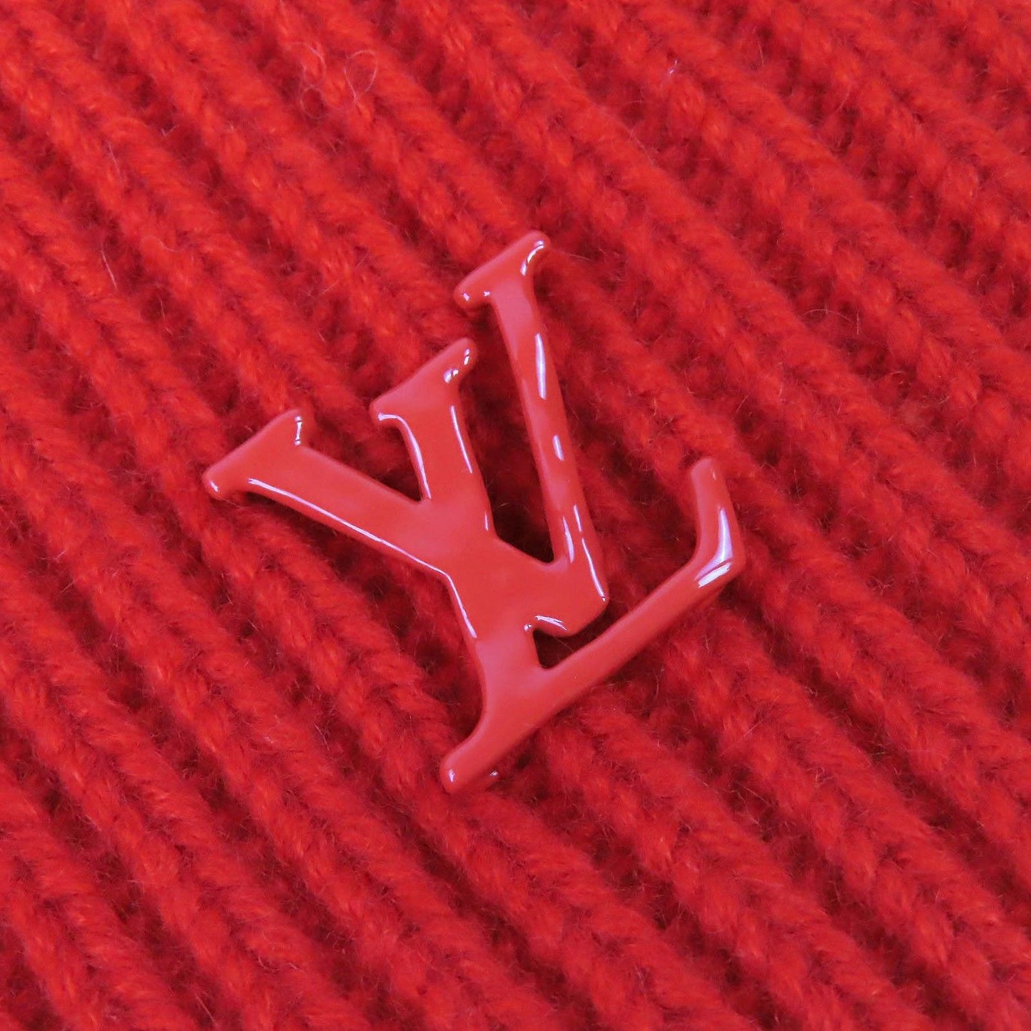 Louis Vuitton Bonnet LV Ahead Cashmere Logo Beanie Knit Cap Red Hat — view 7