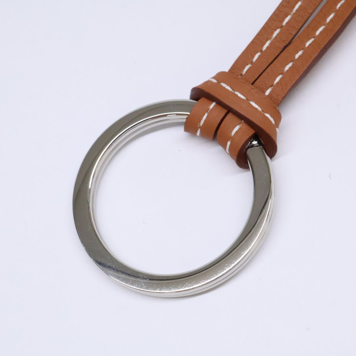 Hermes V-swift Leather Long Necklace Clochette Jumper — view 8
