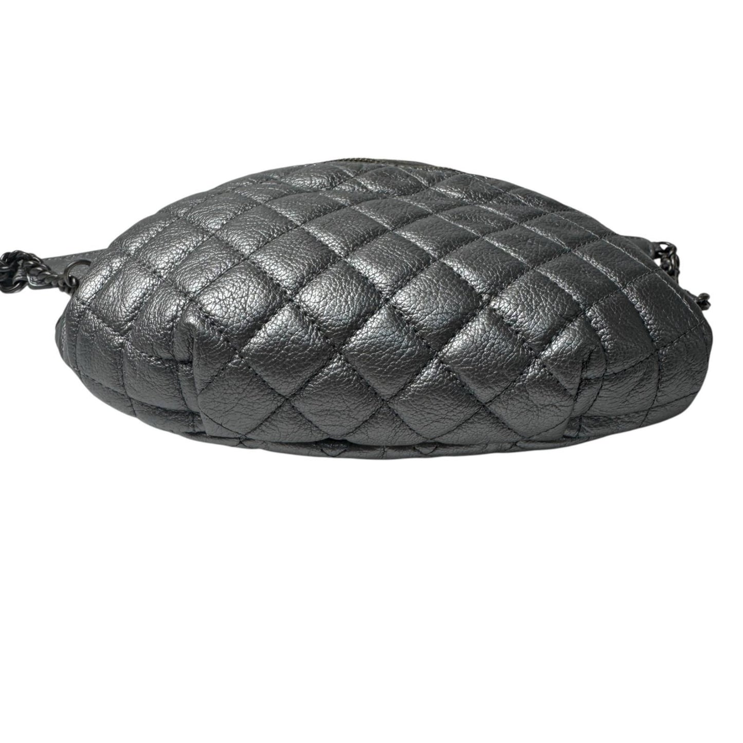 Chanel Waist Bag Silver Leather No 19 — view 6