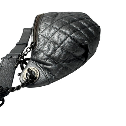 Chanel Waist Bag Silver Leather No 19 — view 4