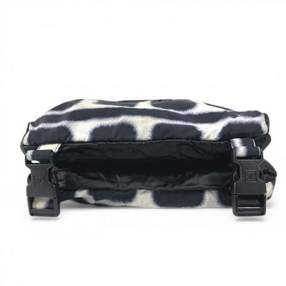 Chanel Shoulder Bag CC Logo Bicolor Nylon Black — view 5