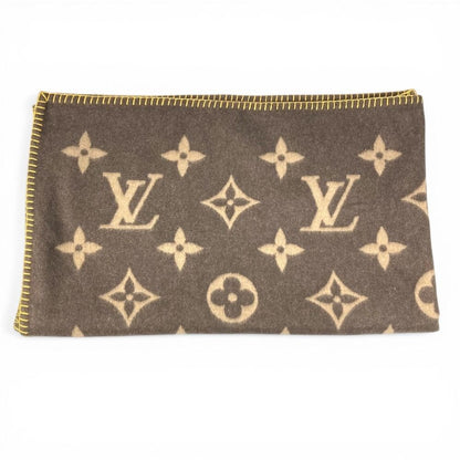Louis Vuitton Rug Monogram Wool Angora Scarf — view 2
