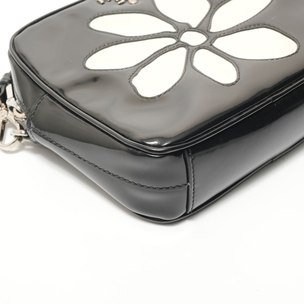 Prada Shoulder Bag Flower Motif Patent Leather — view 5