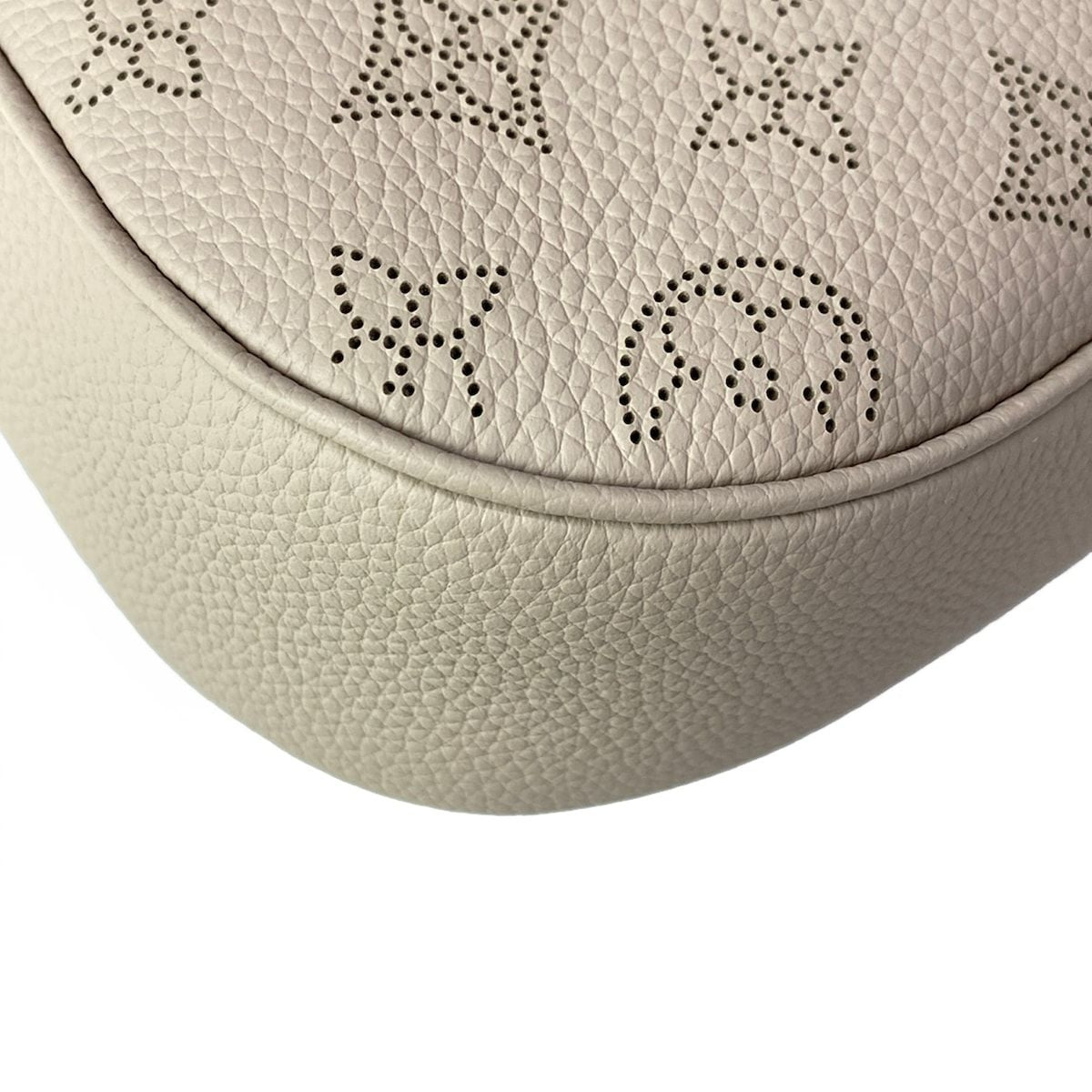 Louis Vuitton Shoulder Bag Like Mahina All Around MM Gare Strap Removable — view 8
