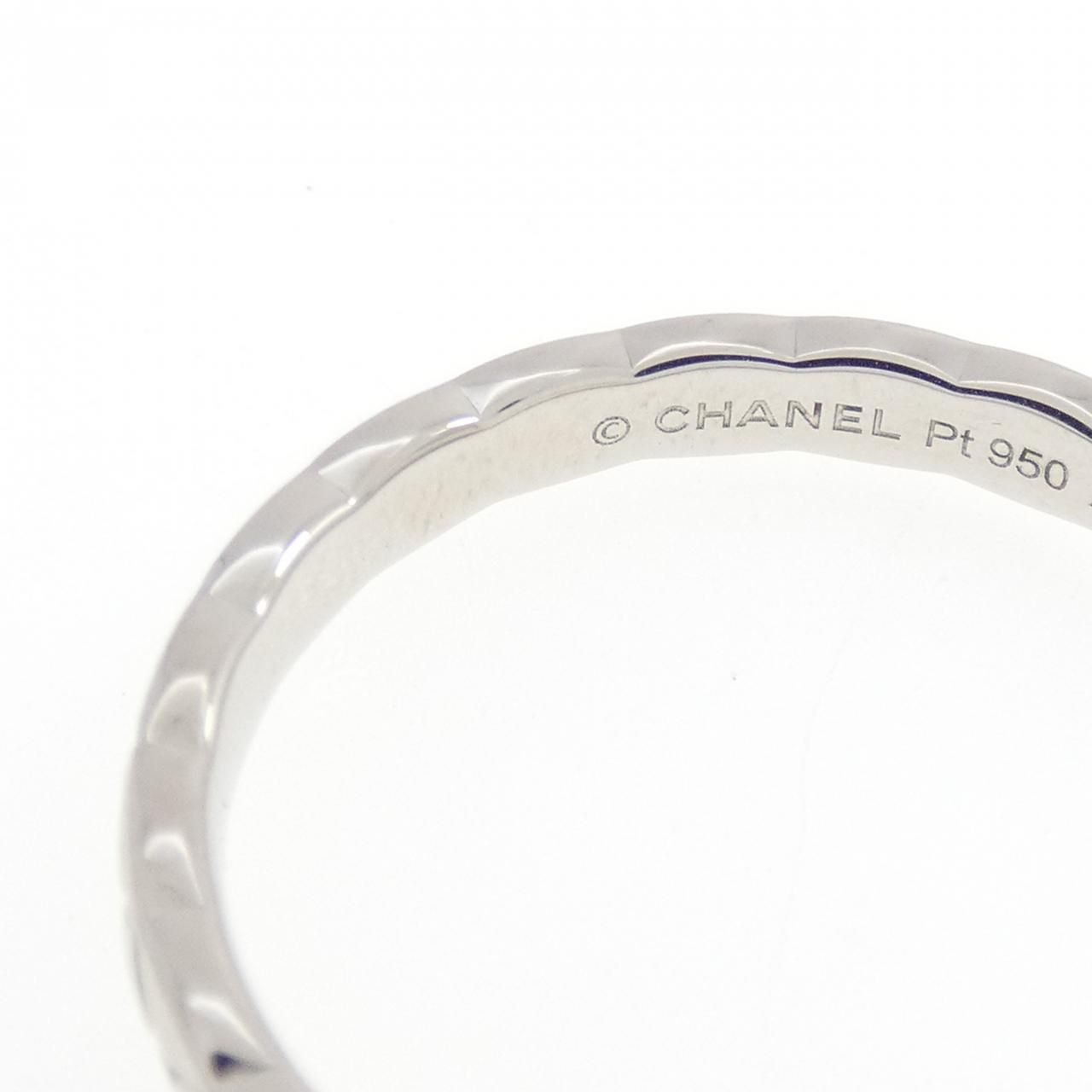 Chanel Coco Crush Small Ring — view 3
