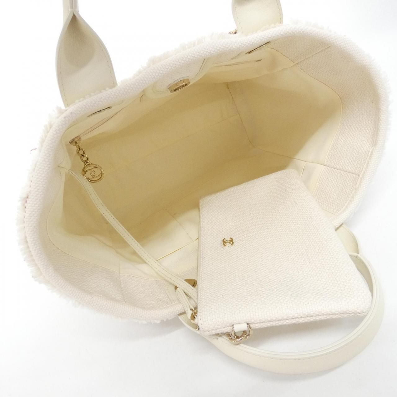 Chanel Deauville Line Bag — view 9